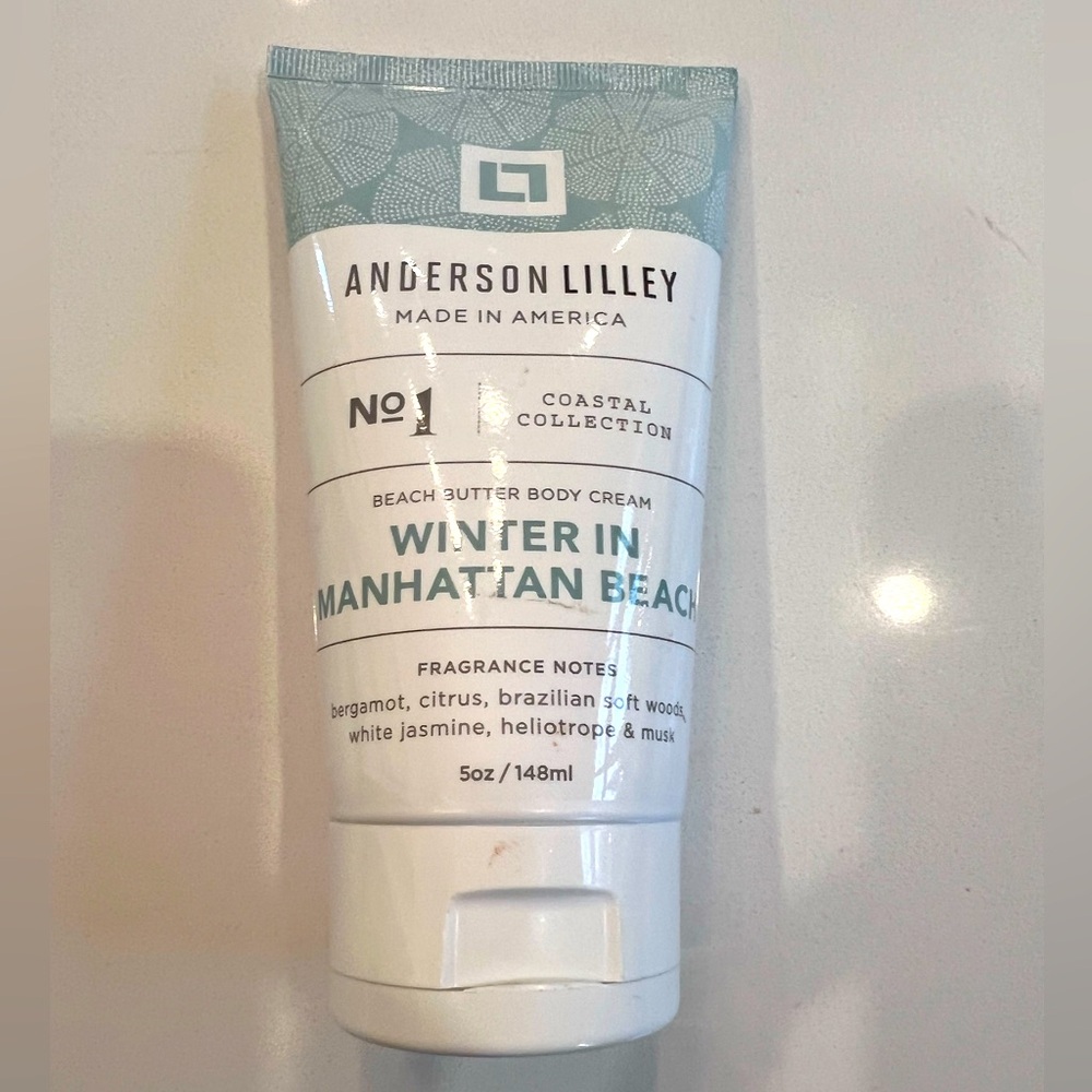 Anderson Lilley Winter in Manhattan Beach Body Cream - White and Teal